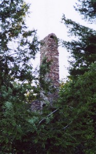 deer-island-stone-house-chimney-ruins 